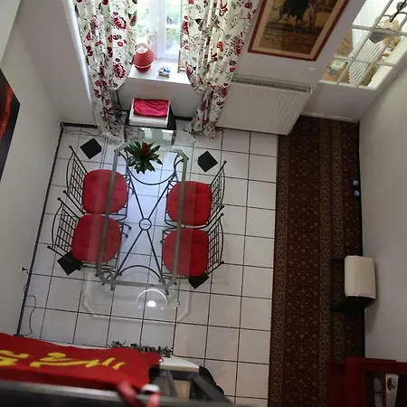 Proche Cite Chez Jimmy 住宿加早餐酒店 卡尔卡松